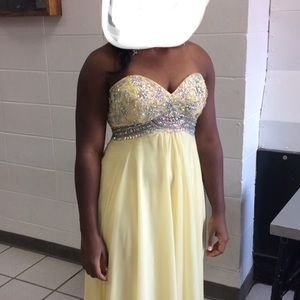 Stunning Pastel Yellow Tony Bowls 2017 Gown.